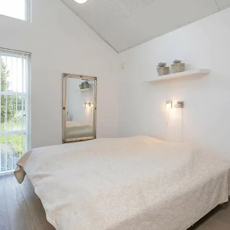 Four-bedroom In 24 *