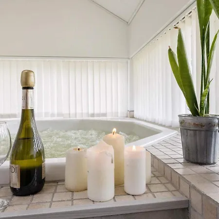 Ferienhaus Luxury Retreat With Sauna - By Traum