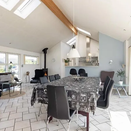 Four-bedroom In 24 Blåvand