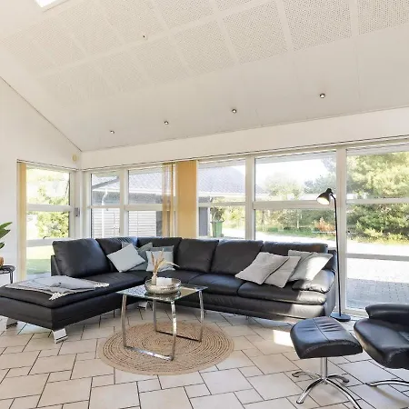 Four-bedroom In 24 Ferienhaus Blåvand