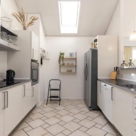 Four-bedroom In 24 *
