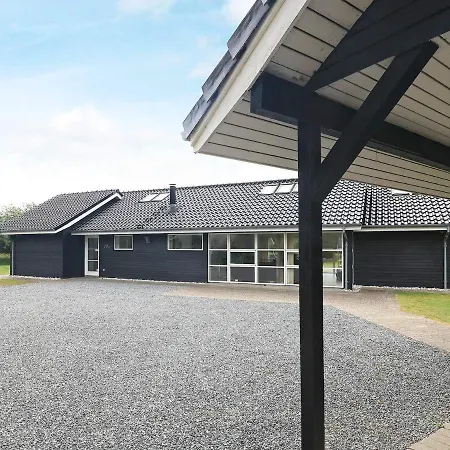 Four-bedroom In 24 Ferienhaus Blåvand
