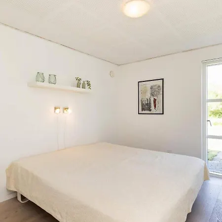 Four-bedroom In 24 *