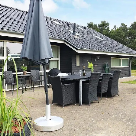 Four-bedroom In 24 Ferienhaus *