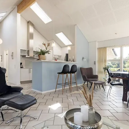 Ferienhaus Four-bedroom In 24 *