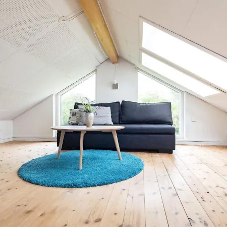 Four-bedroom In 24 *