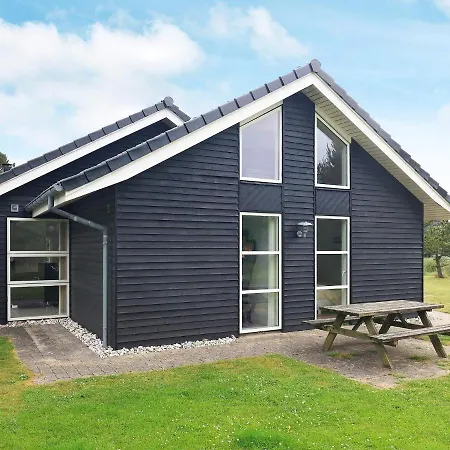 Four-bedroom In 24 Ferienhaus *