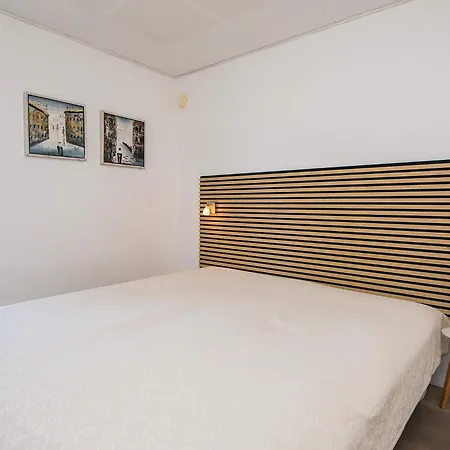 Four-bedroom In 24 Ferienhaus Blåvand